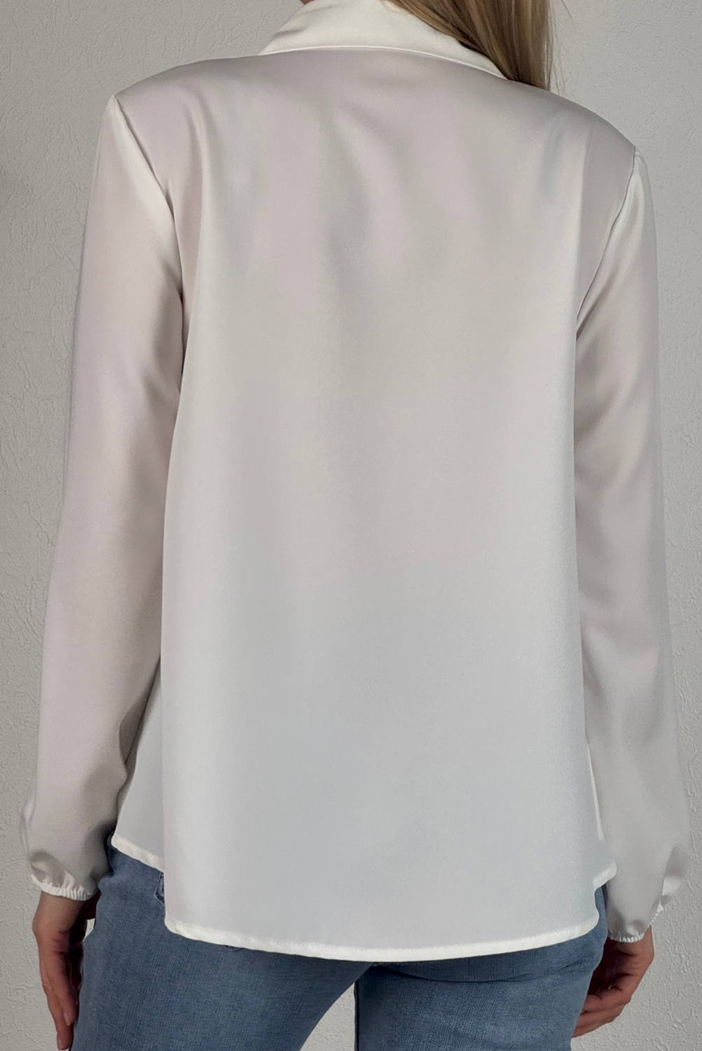 Eleganta balta blūze ar apkakli