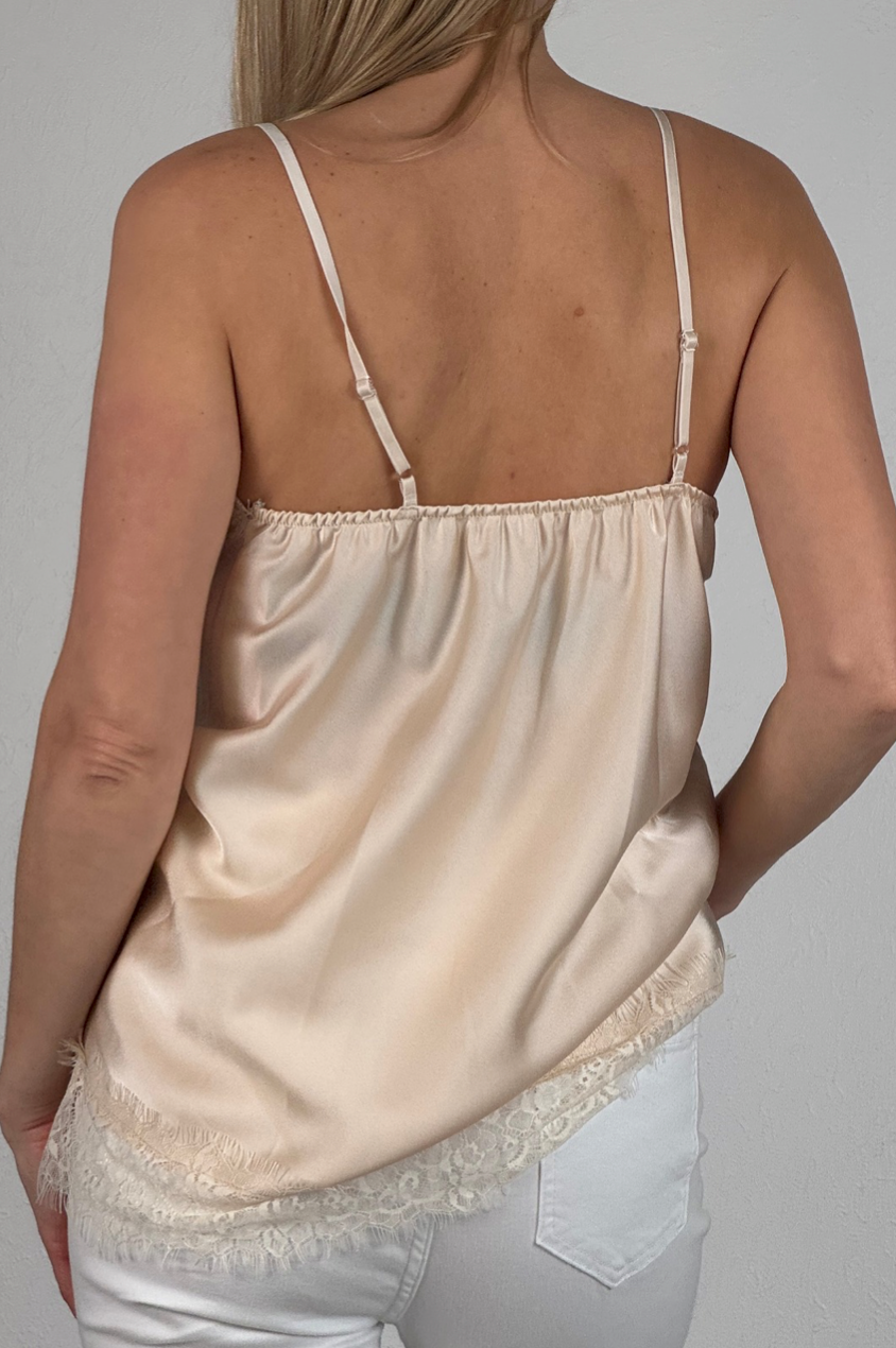 Bēšs elegants tops ar mežģīni