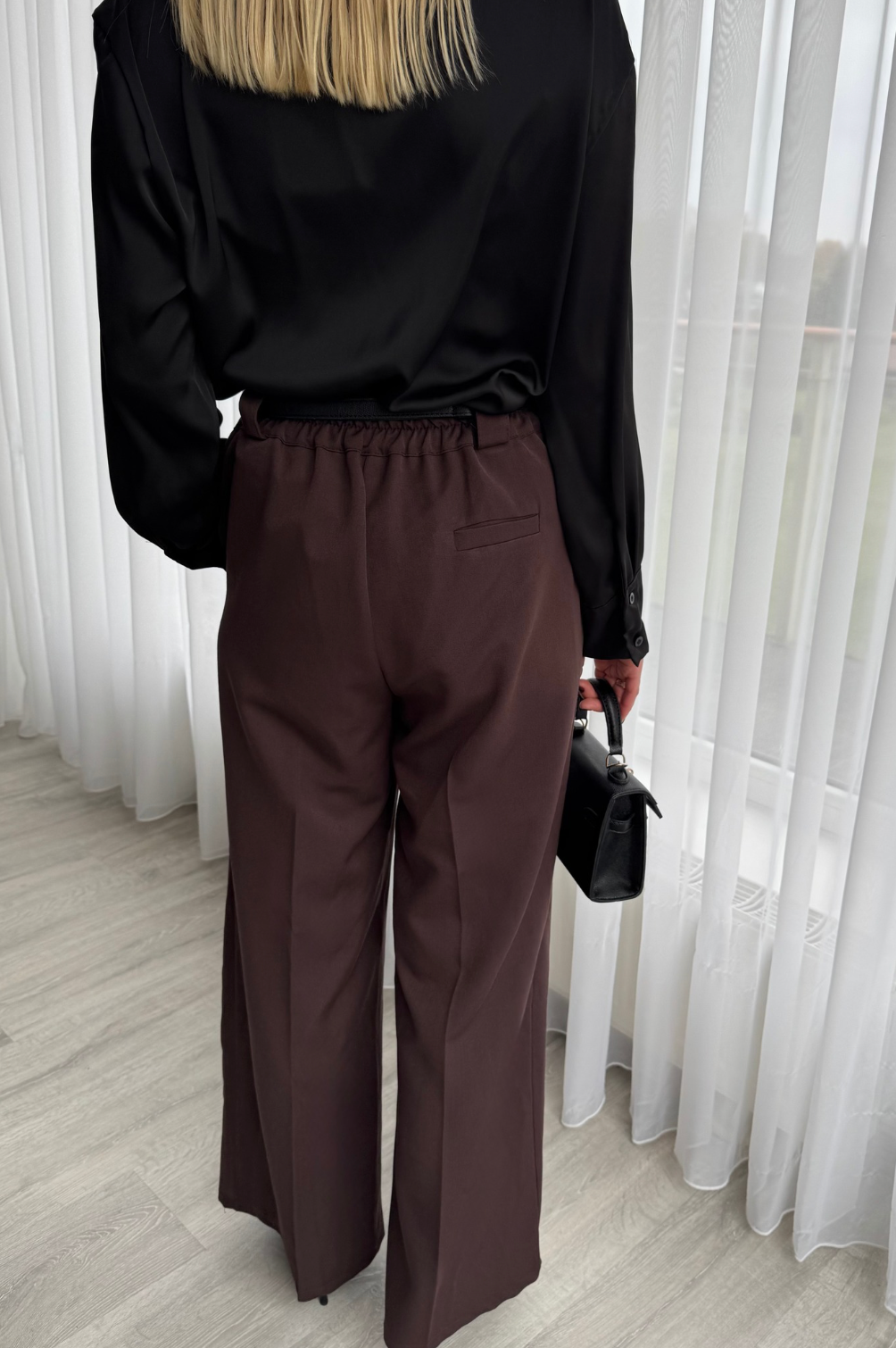 Brūnas plata griezuma bikses