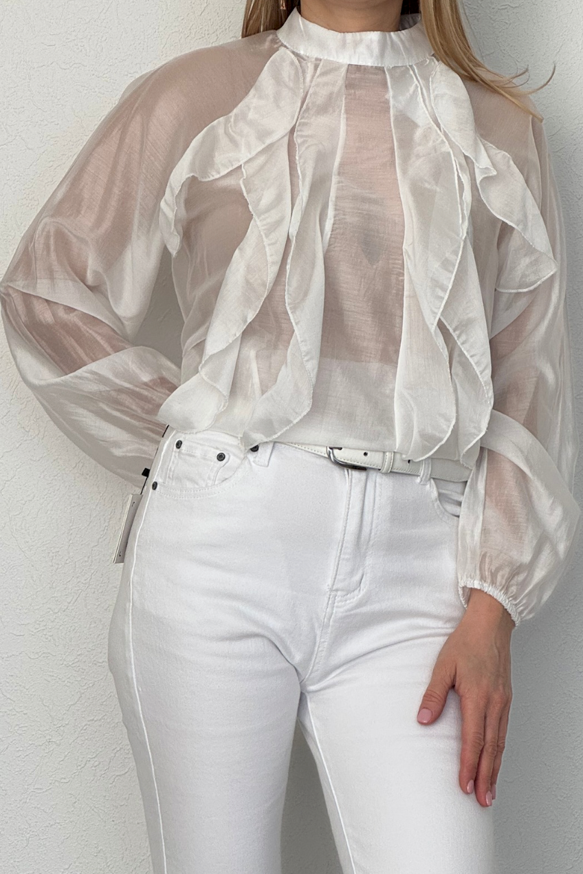 Elegants balts topiņš