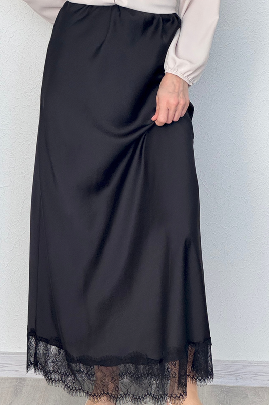 Melni svārki