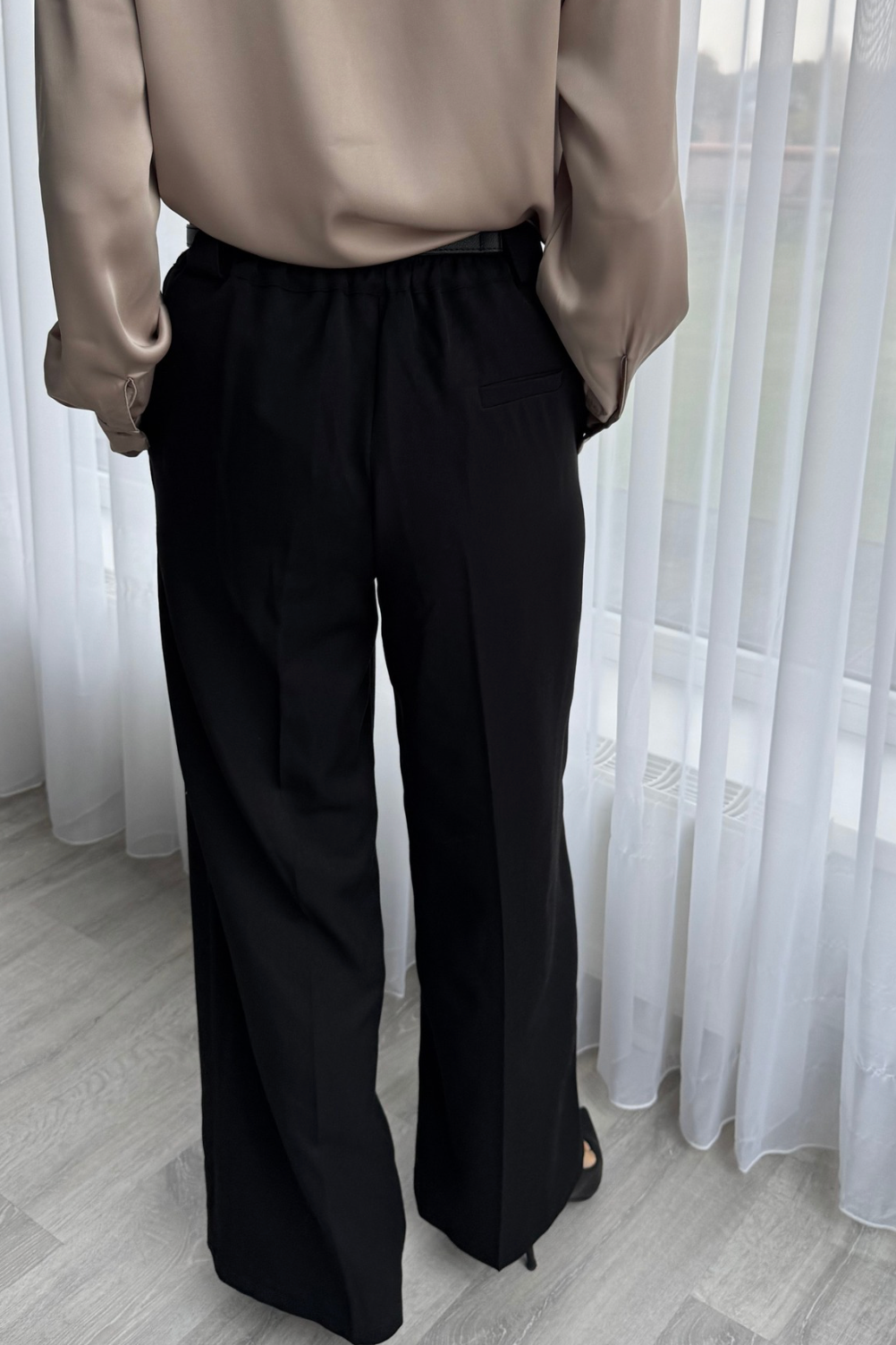 Melnas Plata Griezuma Bikses